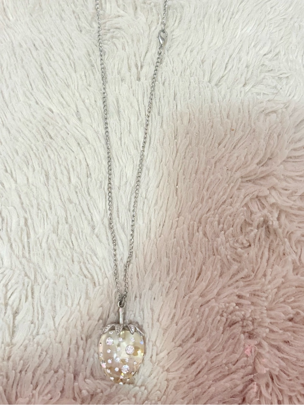 ✨ Vintage Y2K Cottagecore Silver Strawberry Pendant Shaker Necklace ✨